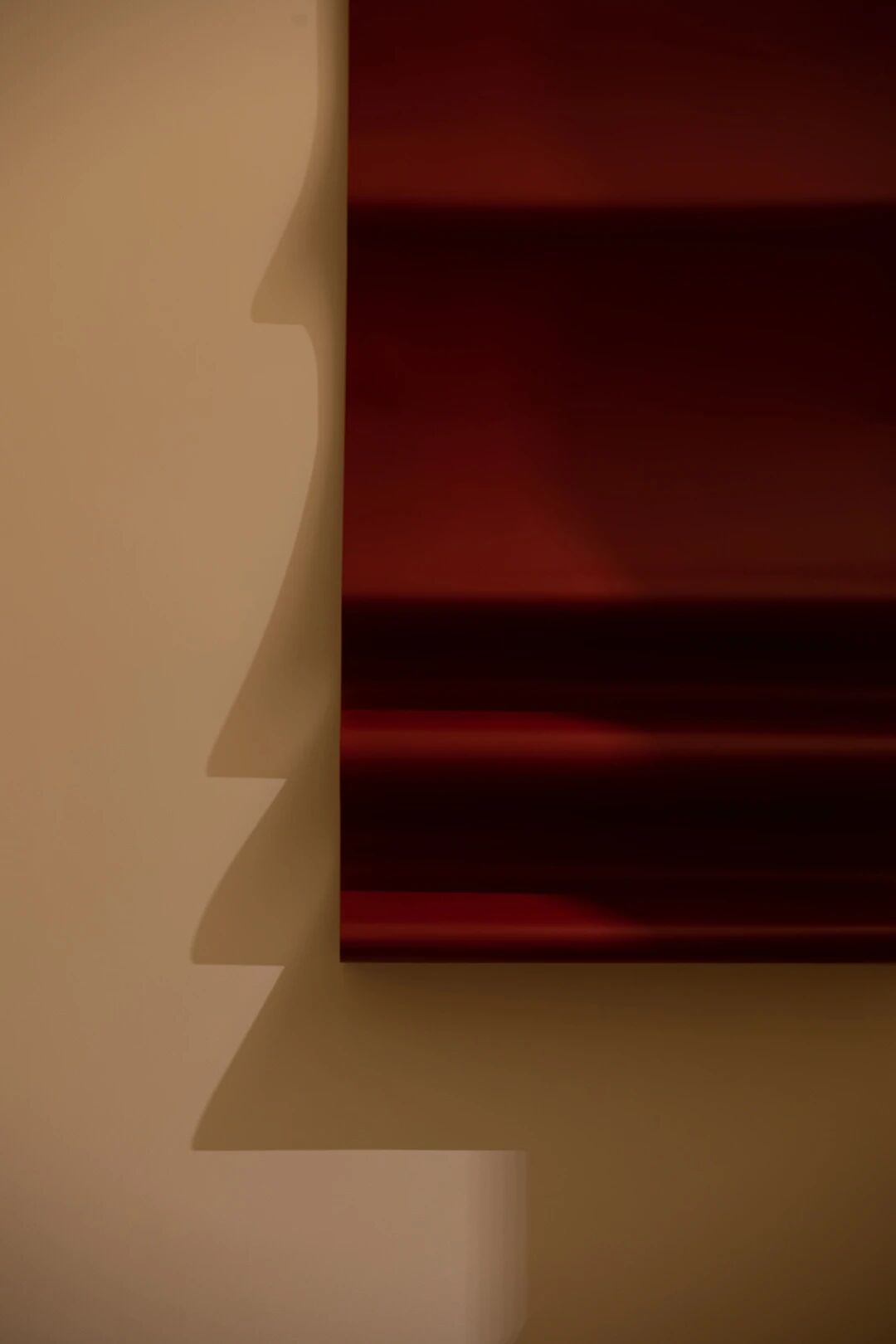 路易诗兰丨春日 · 焕新系列 | 把热烈的“红”藏进墙面肌理里